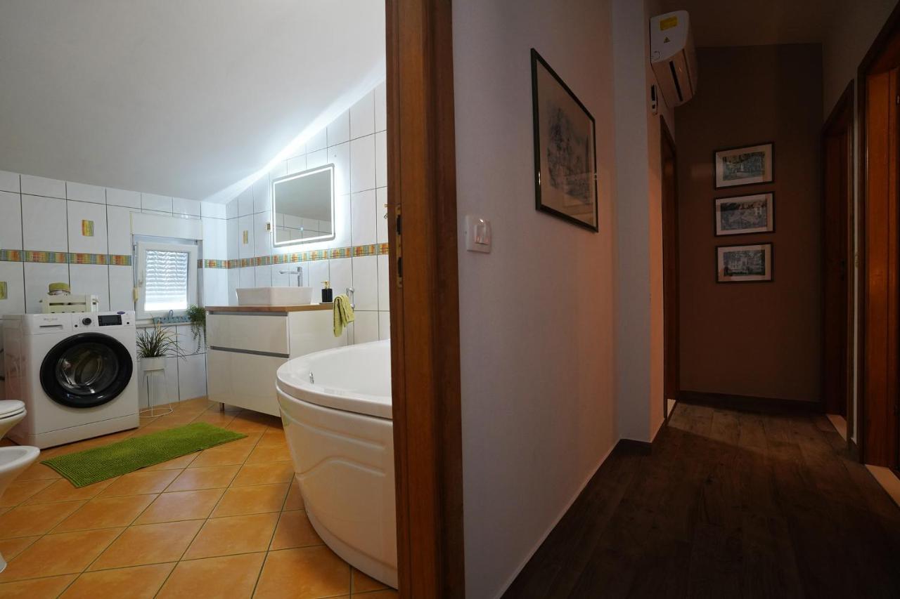 Villa Tago With Heated New Pool Kaštela Exteriér fotografie